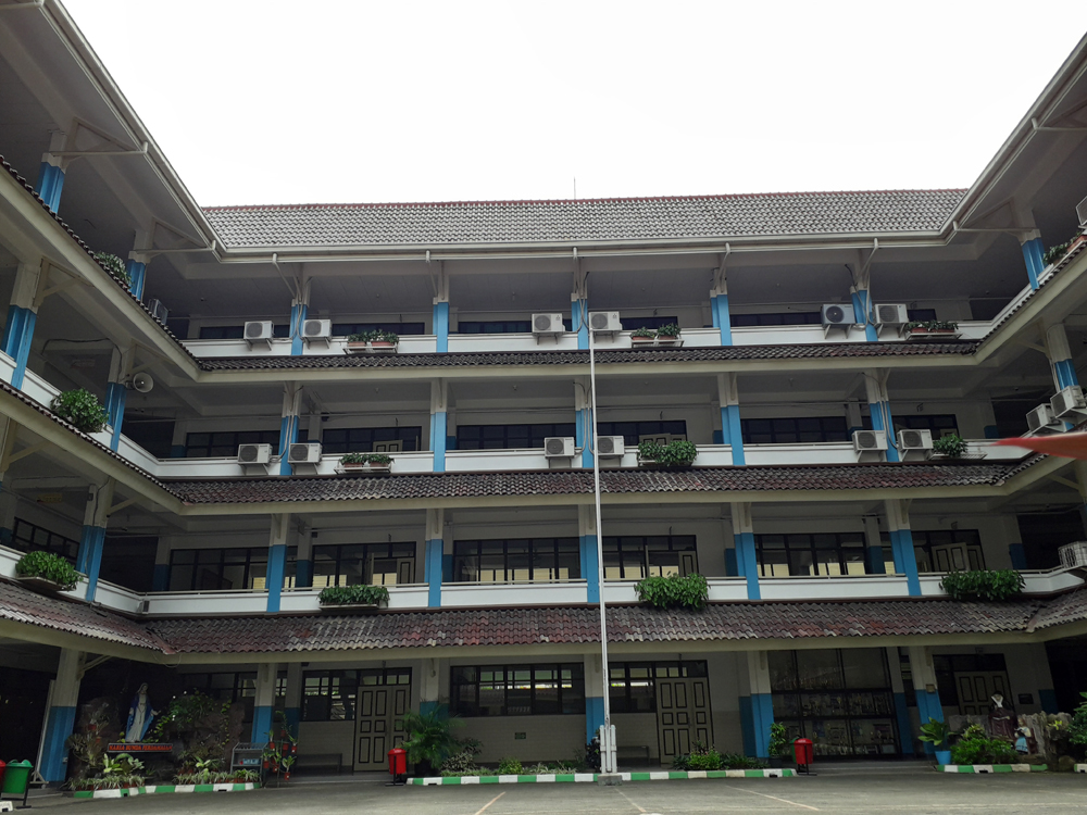 Gedung SMP Marsudirini Bekasi