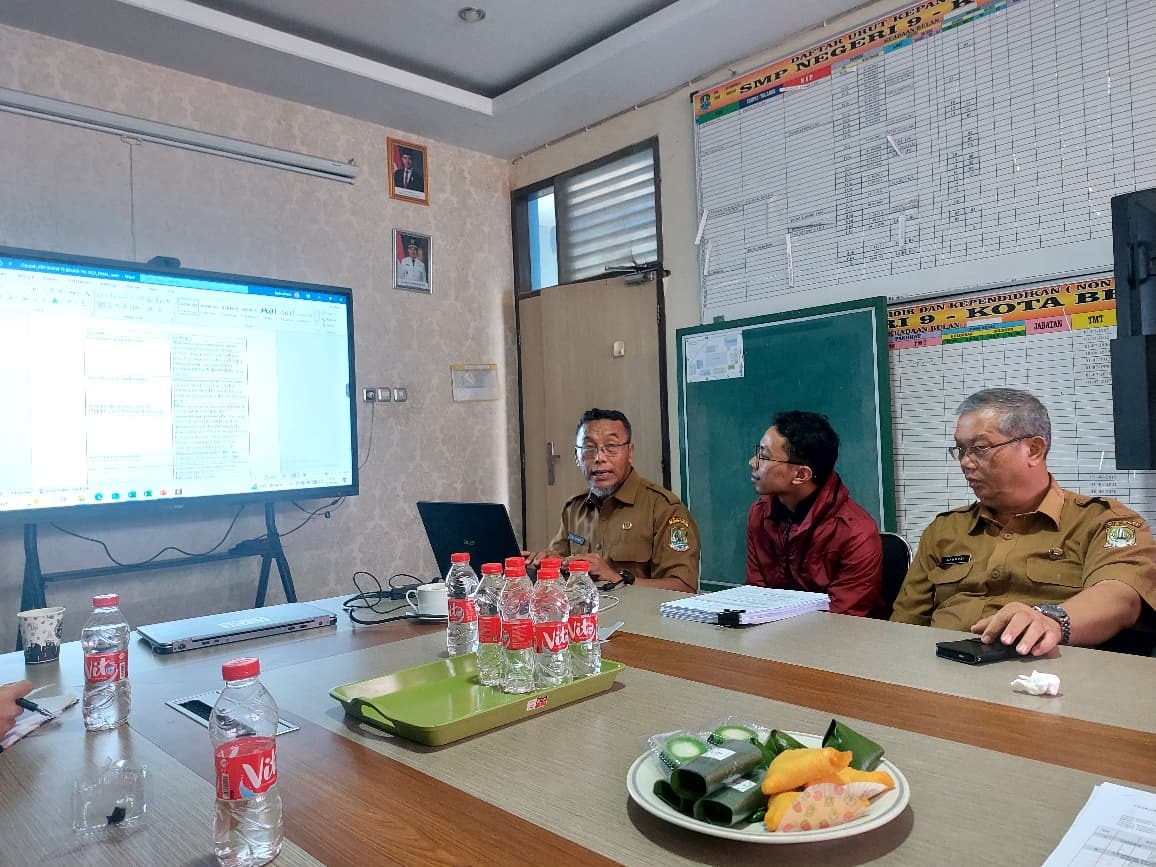 Rapat Koordinasi dengan Pengawas
