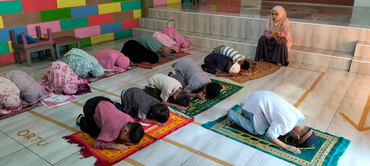 Kegiatan Mingguan Sholat Subuh Berjama'ah
