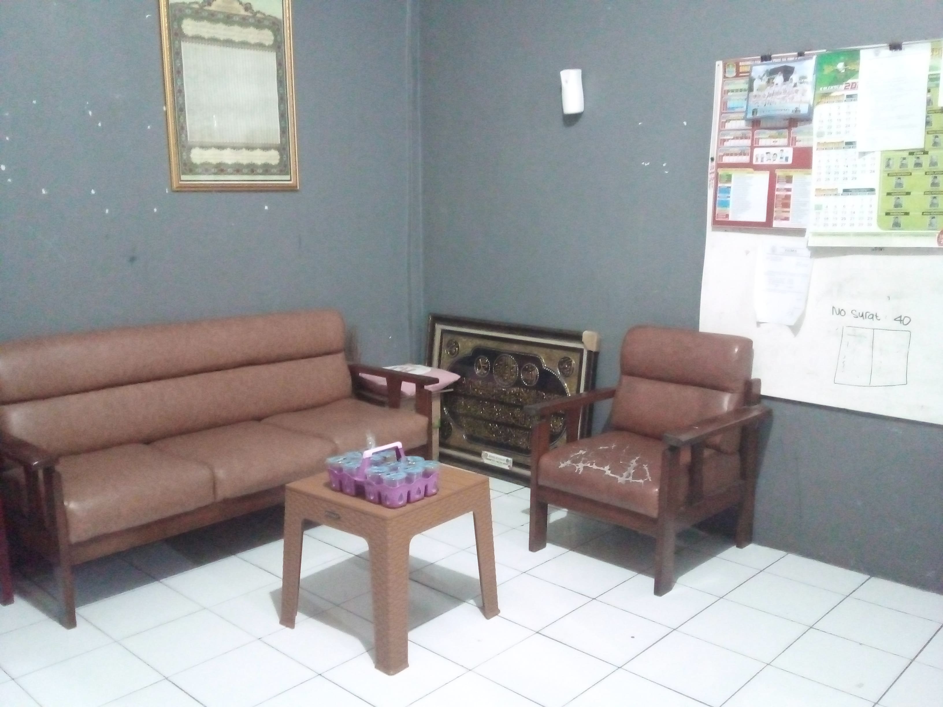 RUANG KANTOR DAN TAMU