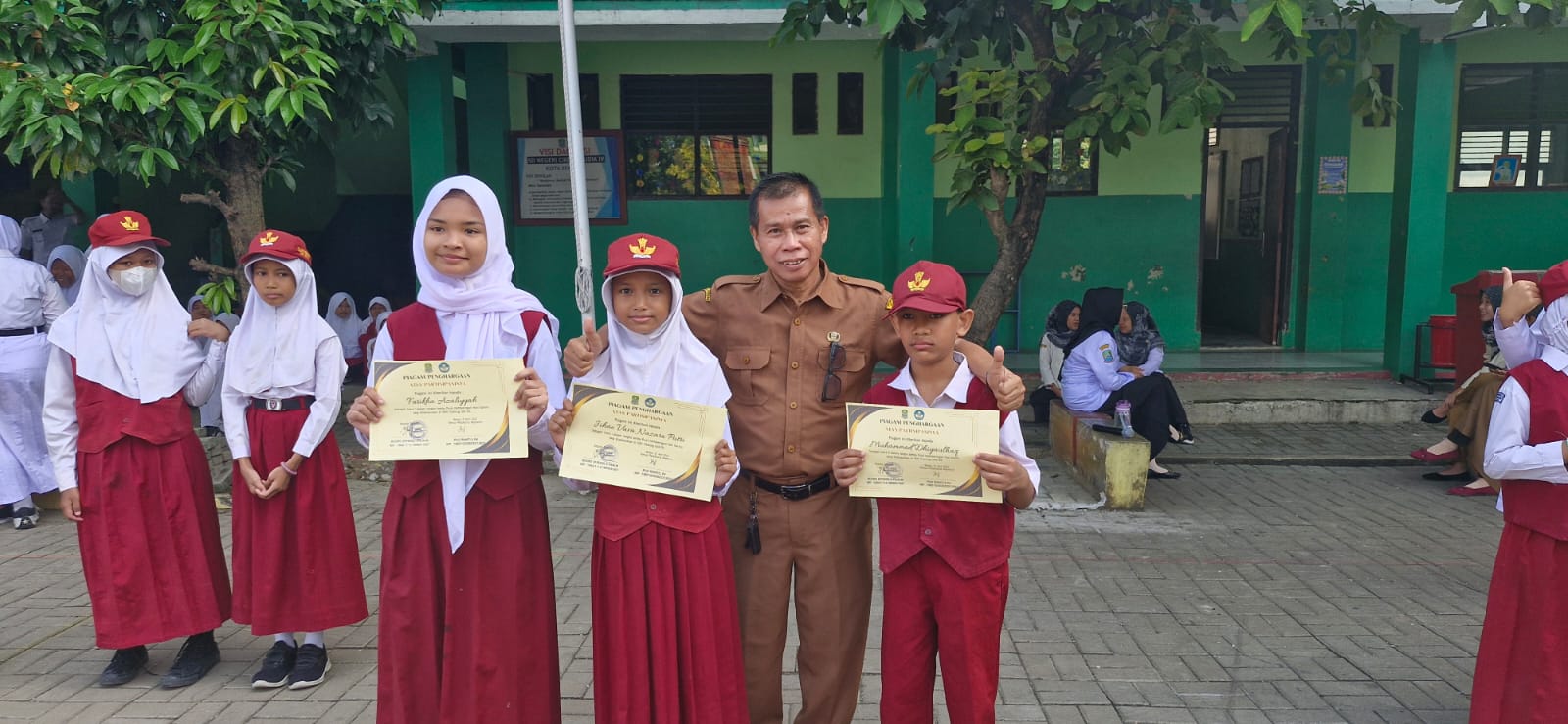 Sholat duha dan Pembagian sertifikat